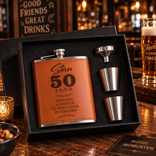 RVS heupfles met twee shotglaasjes trechter en cadeauverpakking