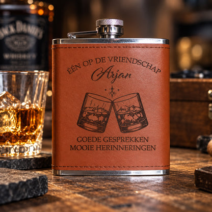 Persoonlijke heupfles met naam en whiskyglazen gravure