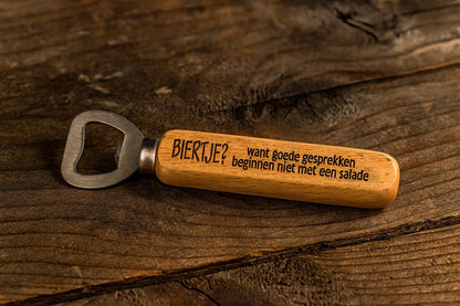 De Meesterbrander – Houten Flesopener met Gravure