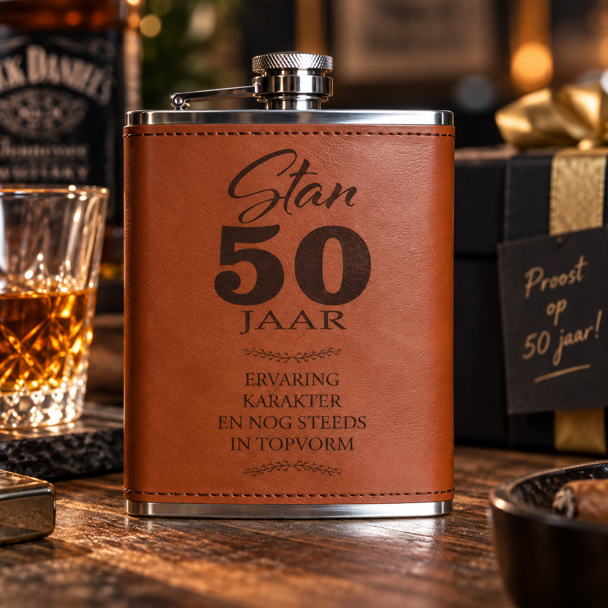 Gepersonaliseerde heupfles cadeau voor man 50 jaar