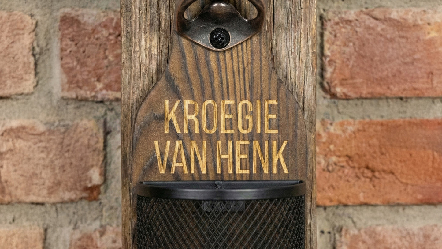 Houten wandbieropener Gepersonaliseerd