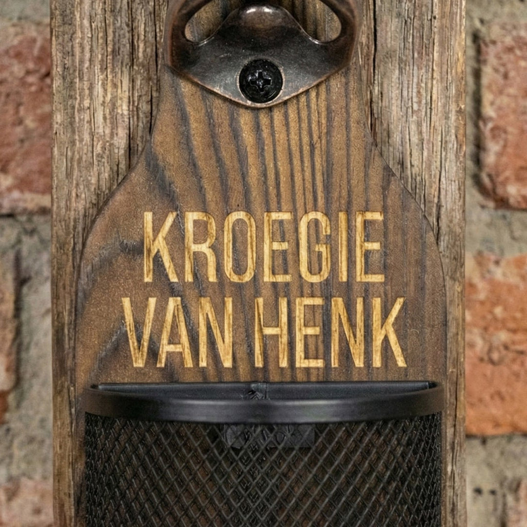 Houten wandbieropener Gepersonaliseerd