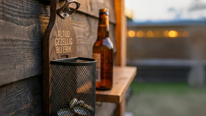 Houten wandbieropener Gepersonaliseerd