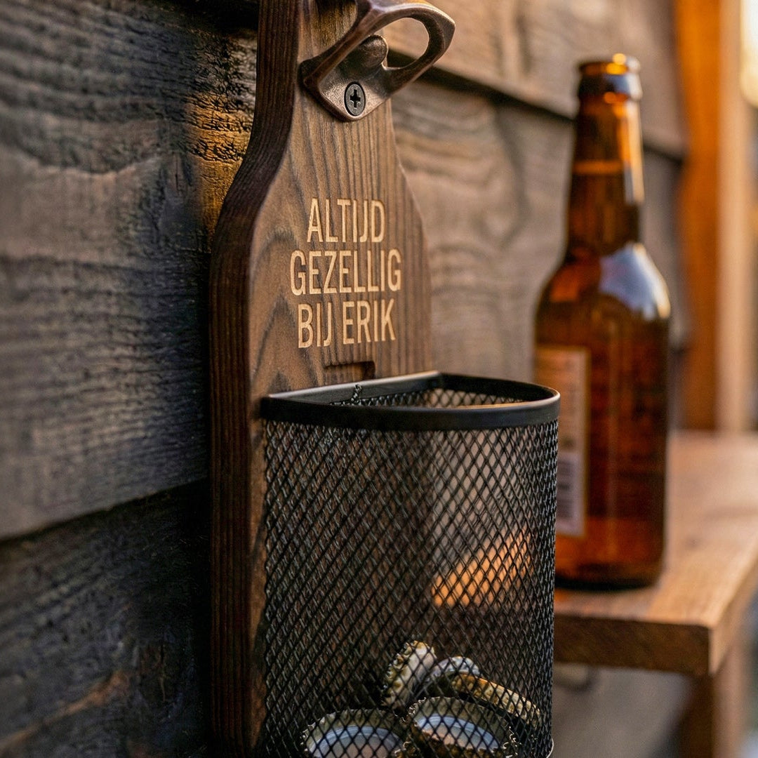 Houten wandbieropener Gepersonaliseerd