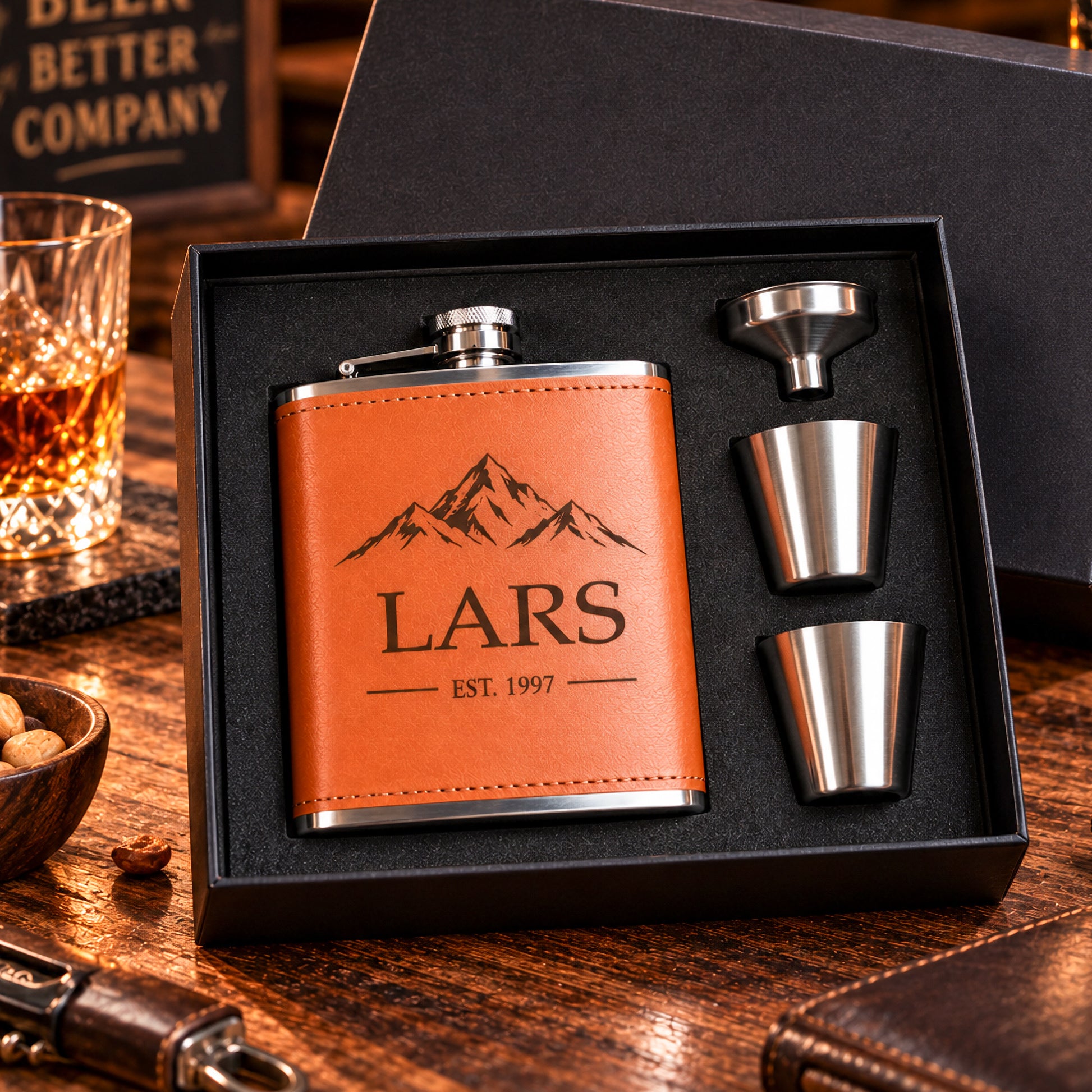 Gepersonaliseerde heupfles met naam in luxe cadeauset